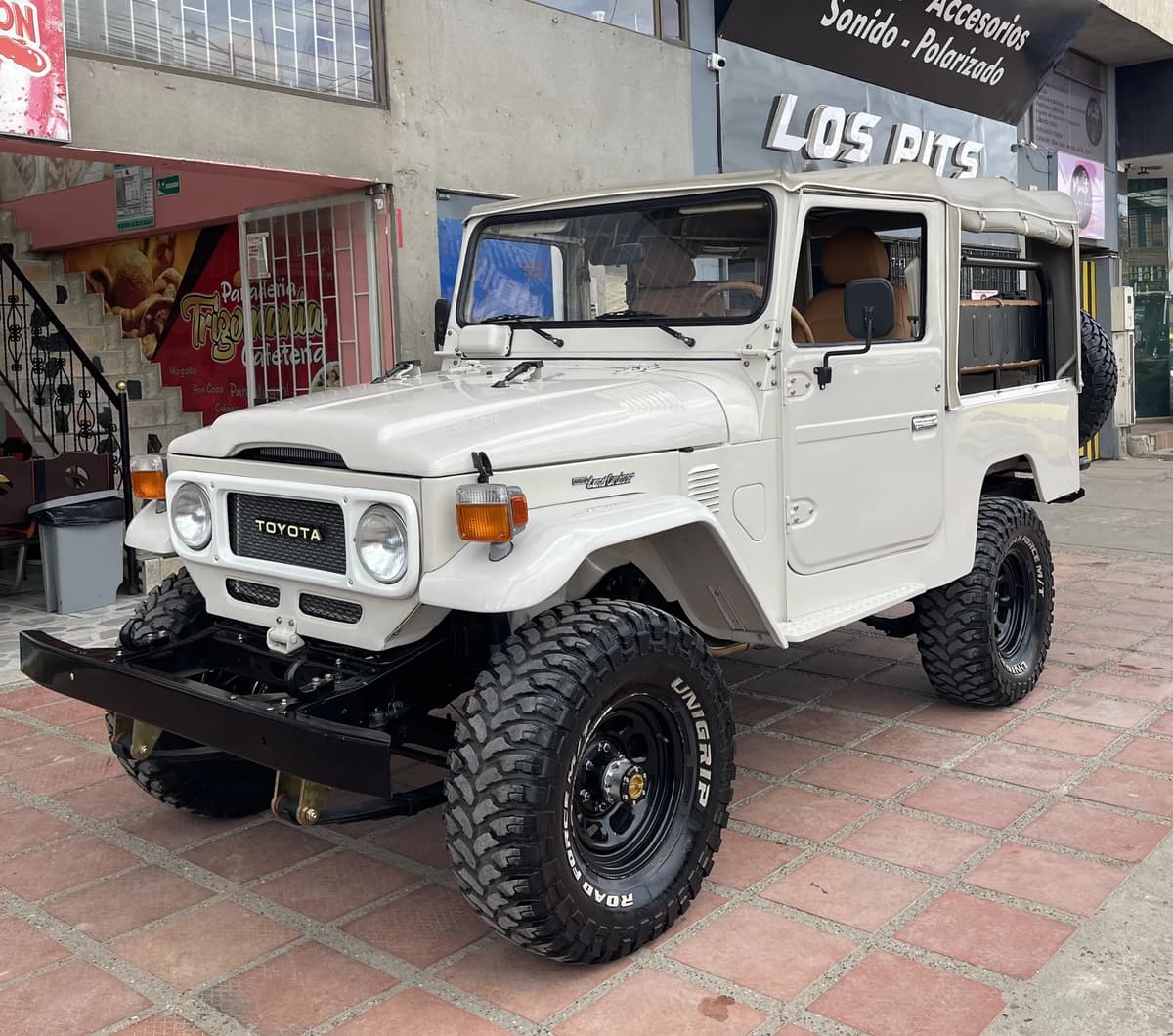 Toyota Land Cruiser FJ43 1981