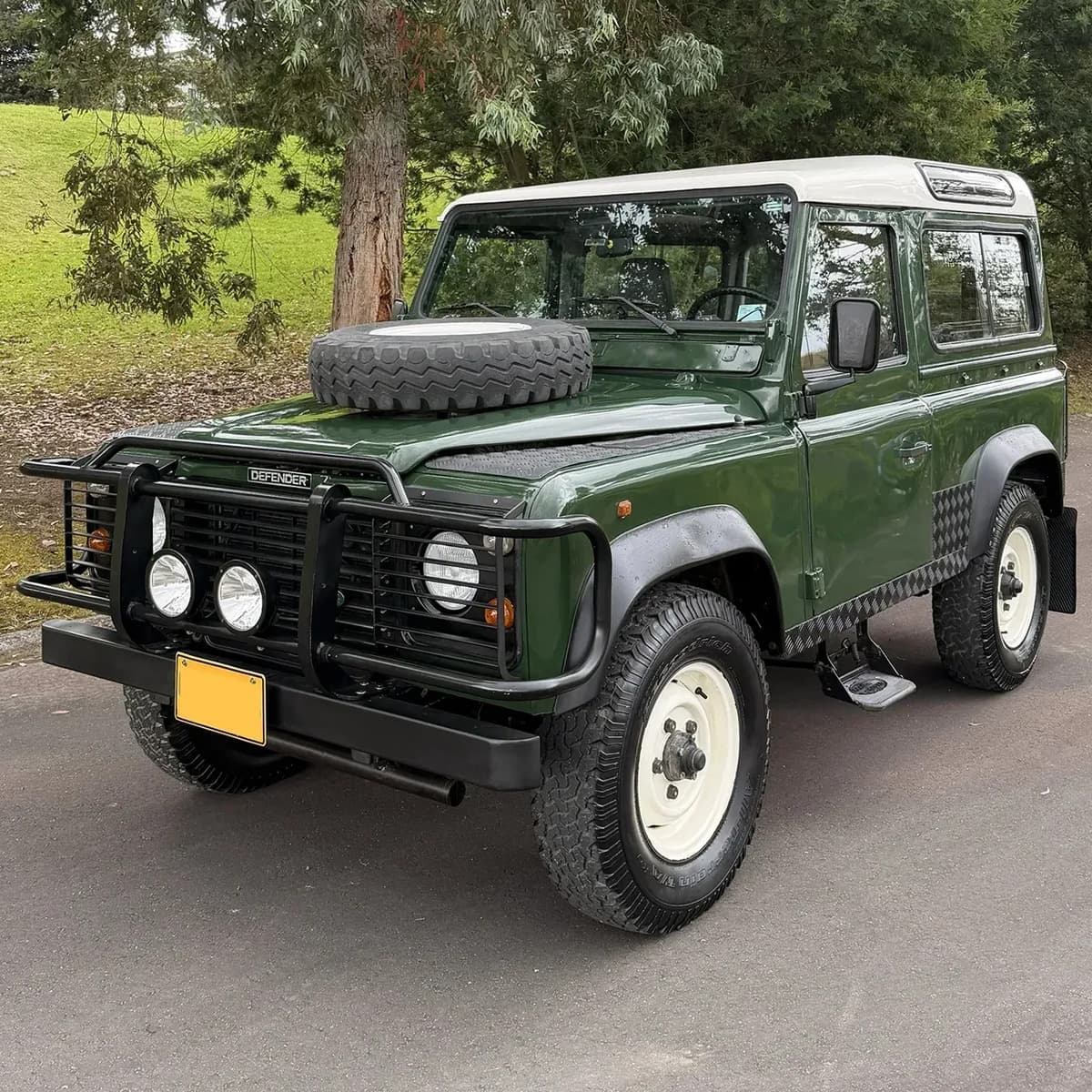 Land Rover Defender 1990