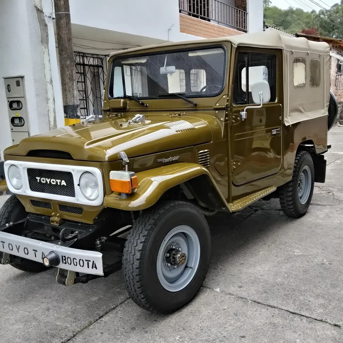 Toyota Land Cruiser FJ43 1973