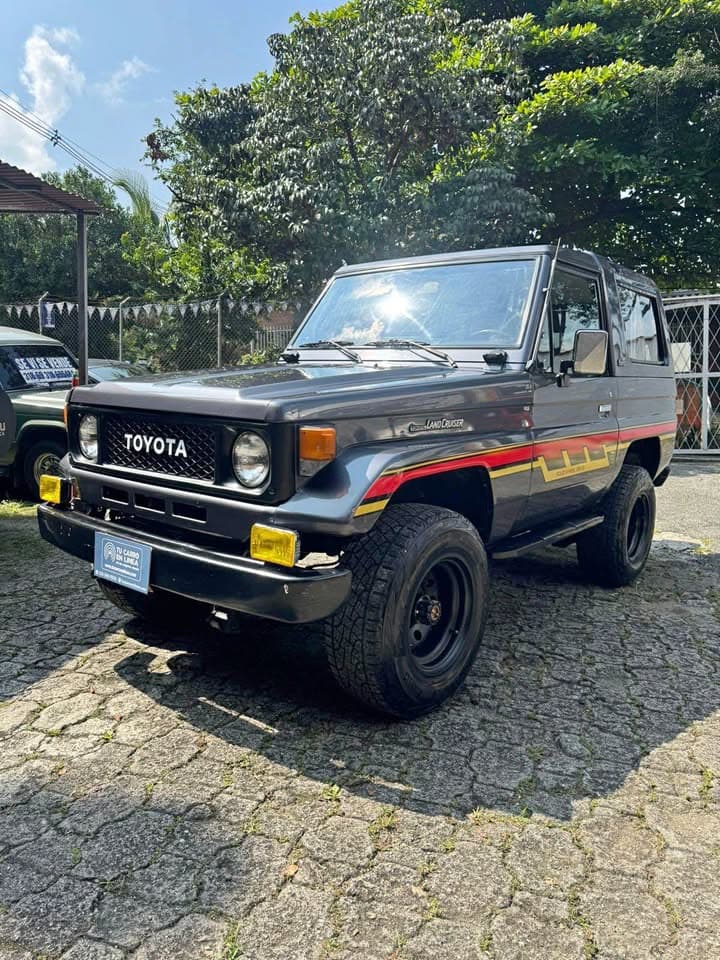 Toyota Land Cruiser FJ73