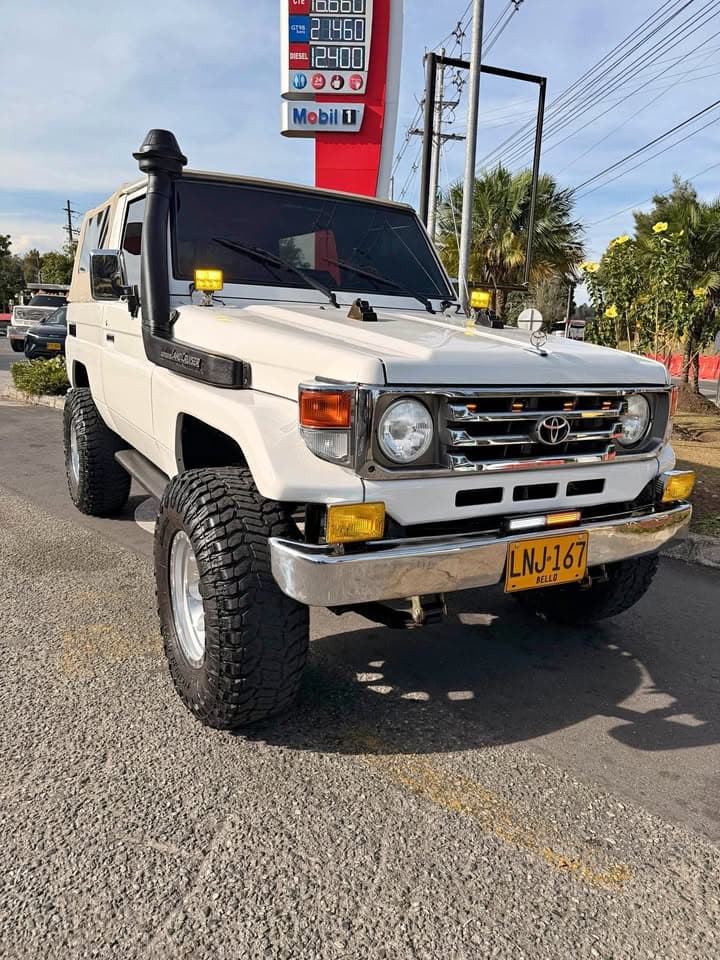 Toyota Land Cruiser FJ73 1985